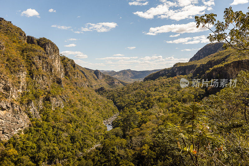 在Chapada do Veadeiros山谷，Goiás，巴西